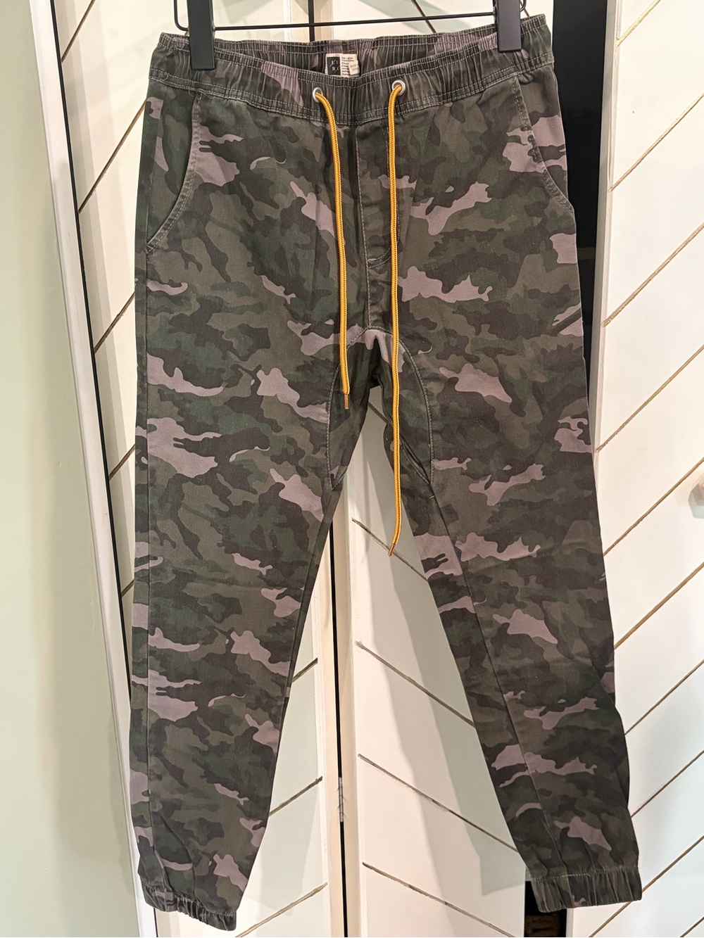 Men’s Camo Jogger Pants with Yellow Drawstring LIRA